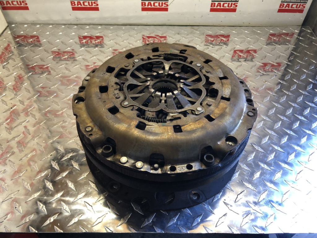 Kit Ambreiaj Cu Volanta Audi A4 B8 2008-2016 2.0 TDI Cod : 0B2141026P