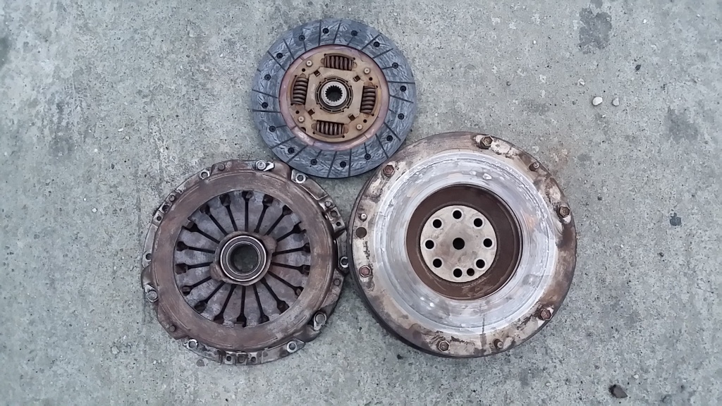Kit ambreiaj cu volanta Hyundai Accent 1.5 CRDi