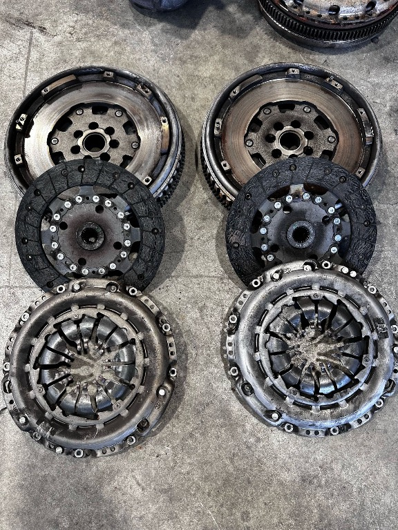 Kit ambreiaj masa dubla 1.5 DCI Nissan Qashqai an 2019 - 2024 cod 123107790R