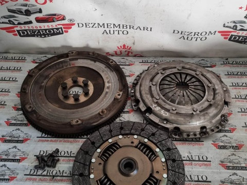 Kit ambreiaj Peugeot 206 CC 1.6 HDi 109cp coduri : 3082634130 / 1878634130