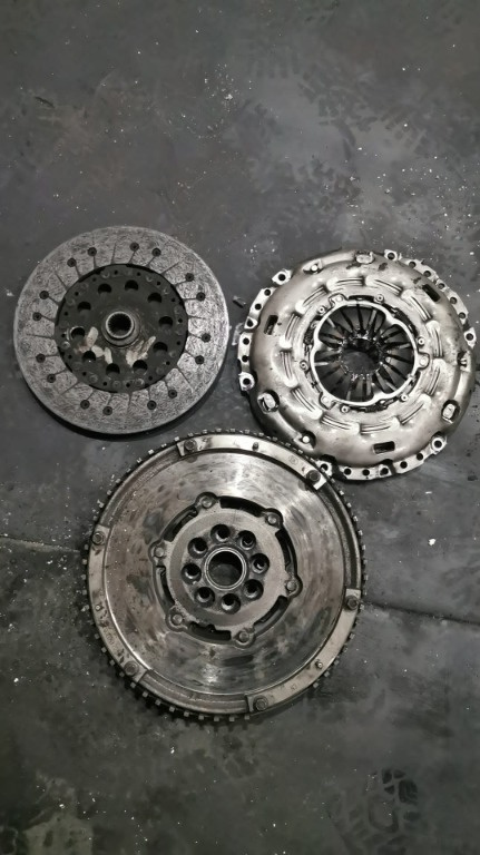 Kit ambreiaj volanta masa dubla Mazda 3 2.0 Diesel RF7J 2007