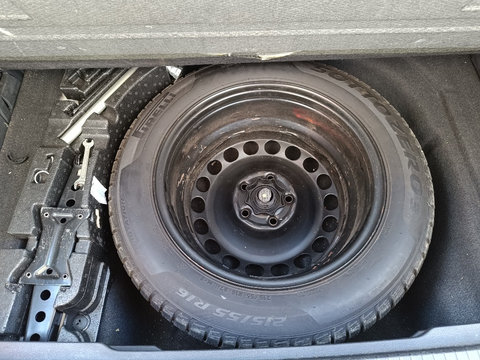 Kit complet roata de rezerva Volkswagen Passat B8 215 55 16 Pirelli