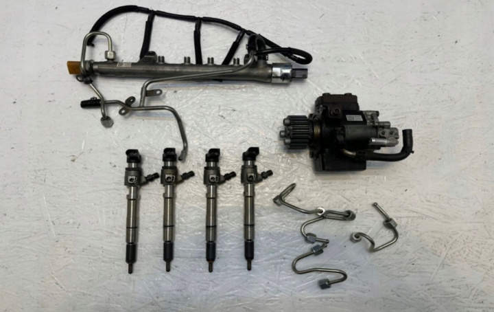 Kit injectie 1.6 tdi CAY 03L130277B Volkswagen VW Jetta 6 [2010 - 2014]