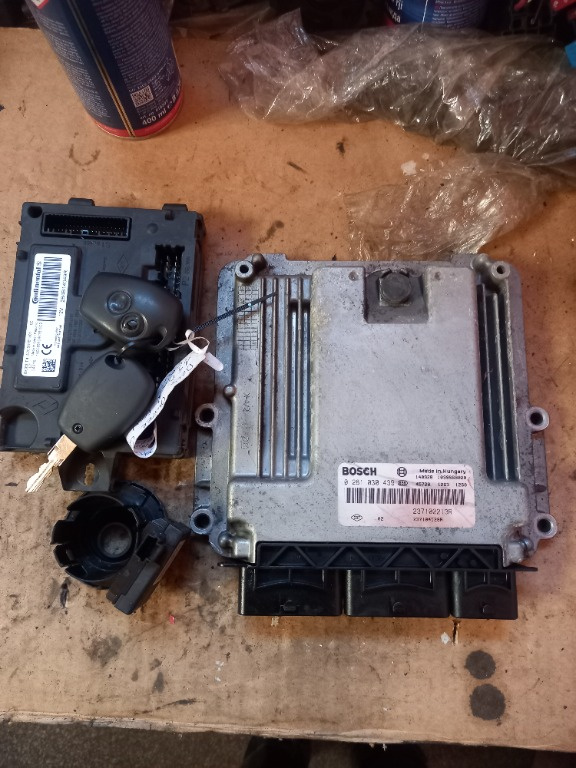 Kit pornire Dacia Duster 1.5 DCI cod produs:237102213R 237104128R 0281030439