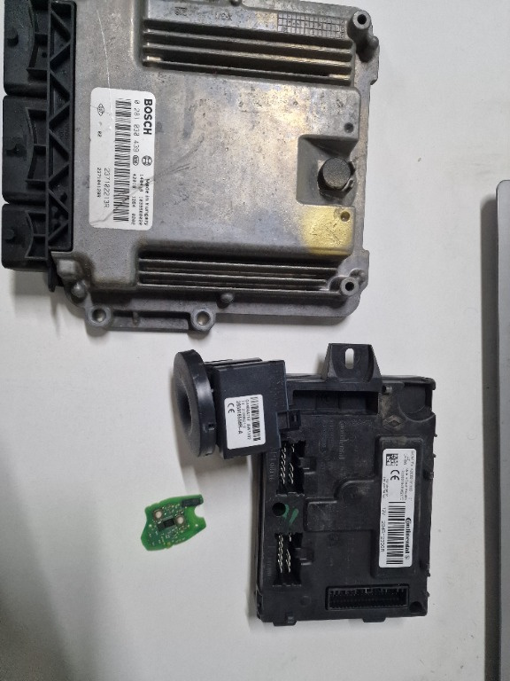 Kit pornire Dacia Logan 2 1.5 dci EURO 5 K9K-C6 55 KW cod ecu 0281 030 439 an 2015