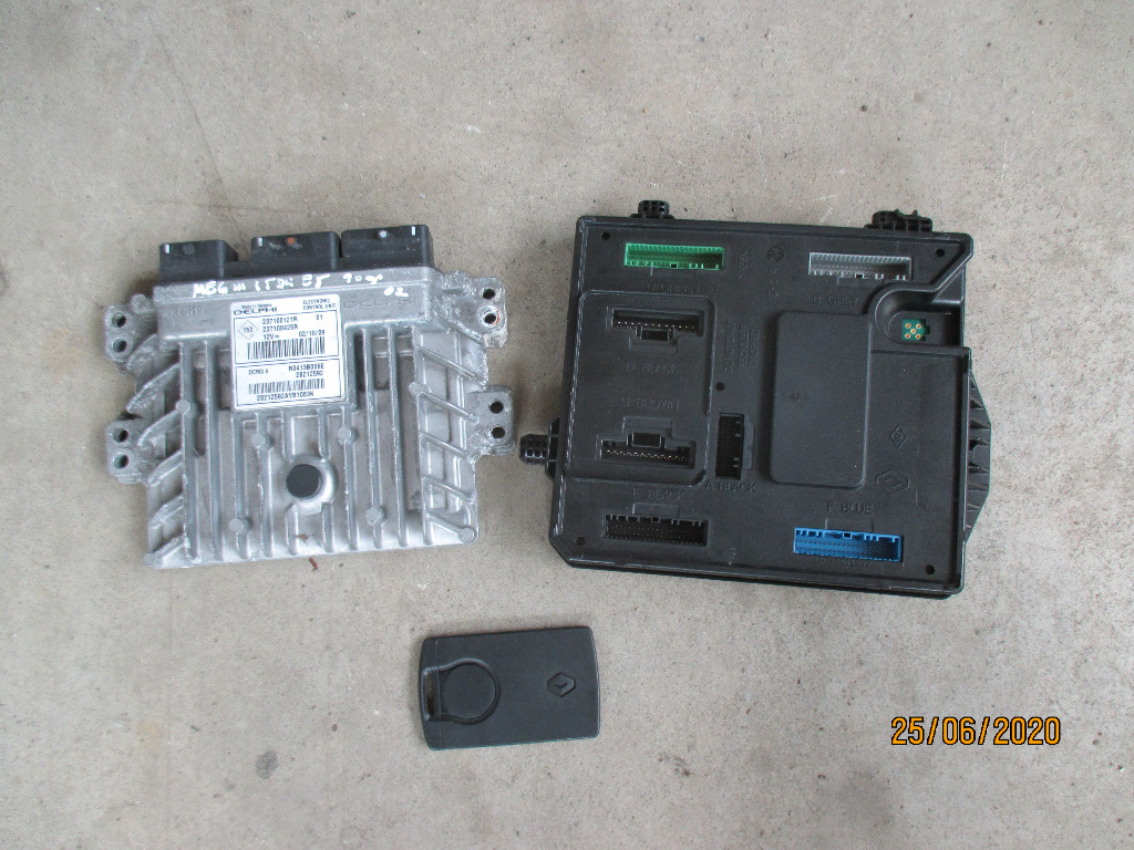 Kit pornire ECU 237100121R / BSM 284B13297R Renault Megane III 1.5 DCI 90cp 2009 2010 2011 2012...