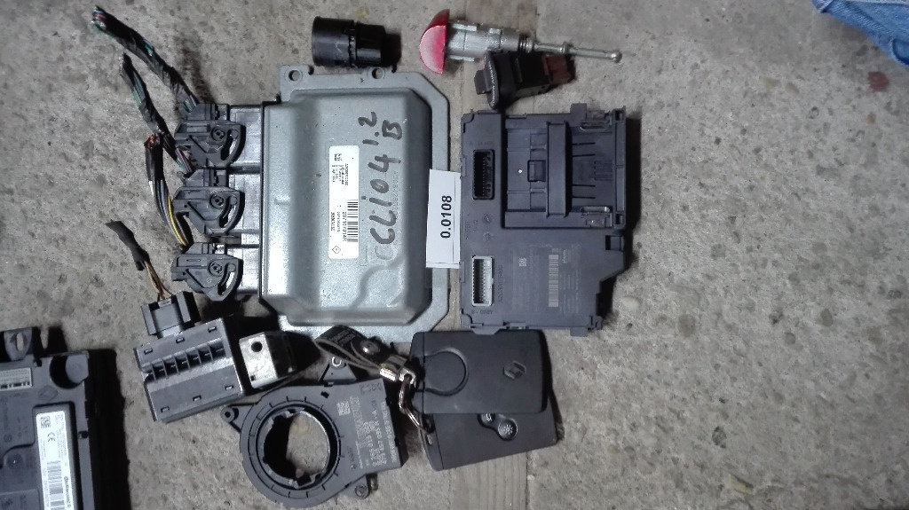 Kit pornire Renault Clio 4 1.2 benzina cod : 237107314R cod intern : 00108