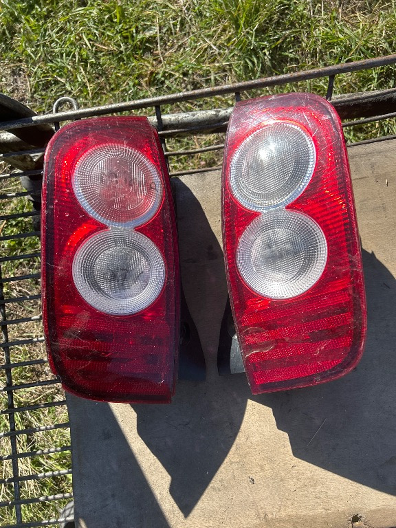 Lampă stop triplă stânga dreapta nissan Micra 2005