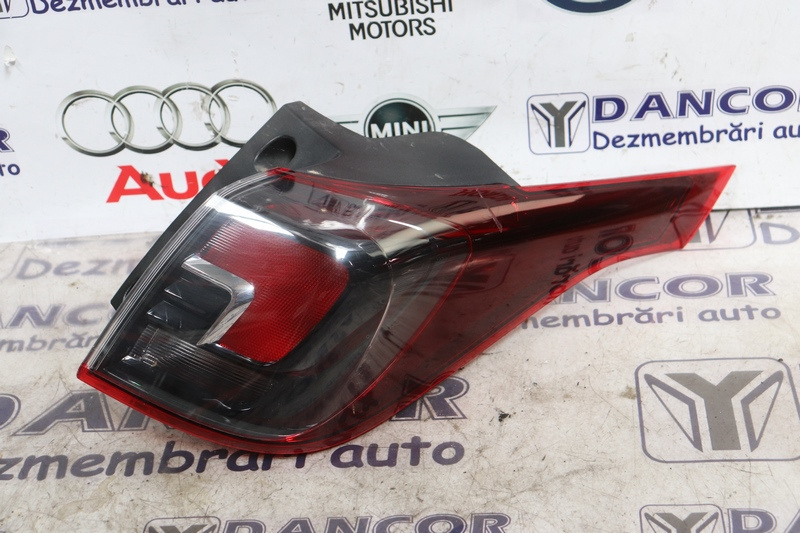 LAMPA DREAPTA SPATE DETERIORATA OPEL CROSSLAND X 2020