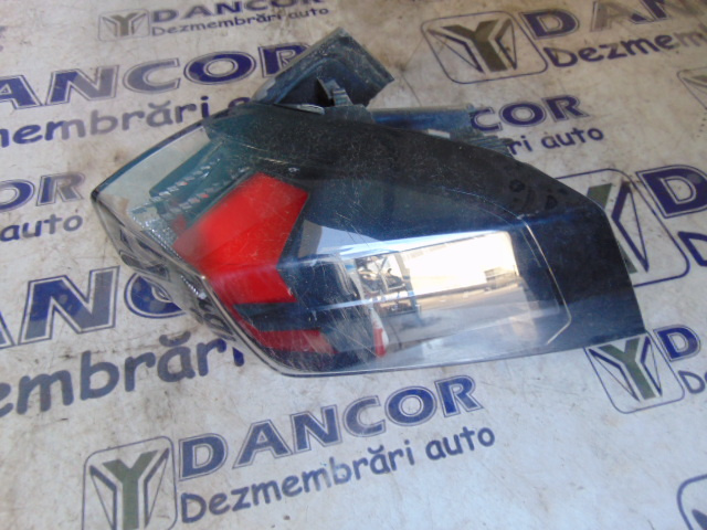 LAMPA DREAPTA SPATE PEUGEOT 2008 AN 2016