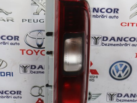 LAMPA DREAPTA SPATE RENAULT TRAFIC 3 OPEL VIVARO AN 2015