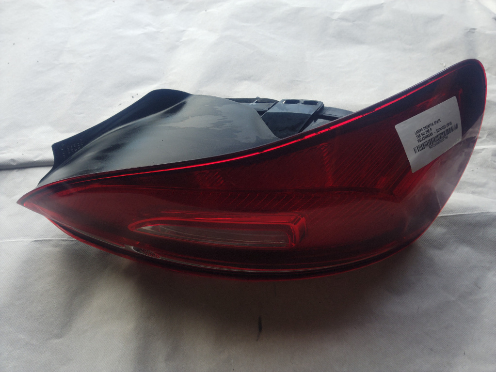 Lampa dreapta spate Volkswagen Scirocco an 2010 CB