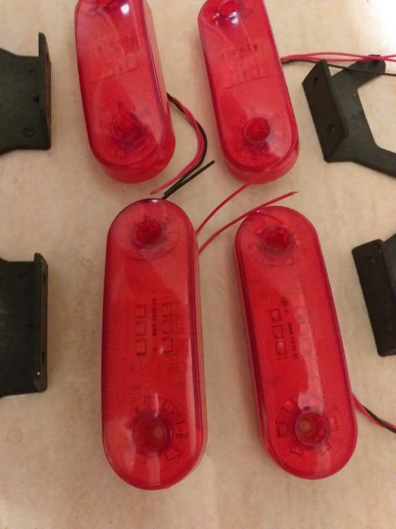 Lampa gabarit 18 leduri culoare rosu