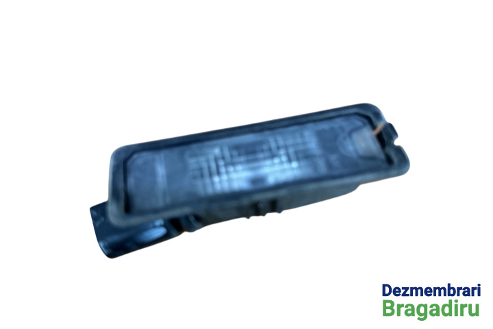 Lampa numar dreapta 1K8943021 Volkswagen VW Golf 6 [2008 - 2015] Hatchback 5-usi 2.0 TDI MT (110 hp) Cod motor CBDC Cod culoare LB9A