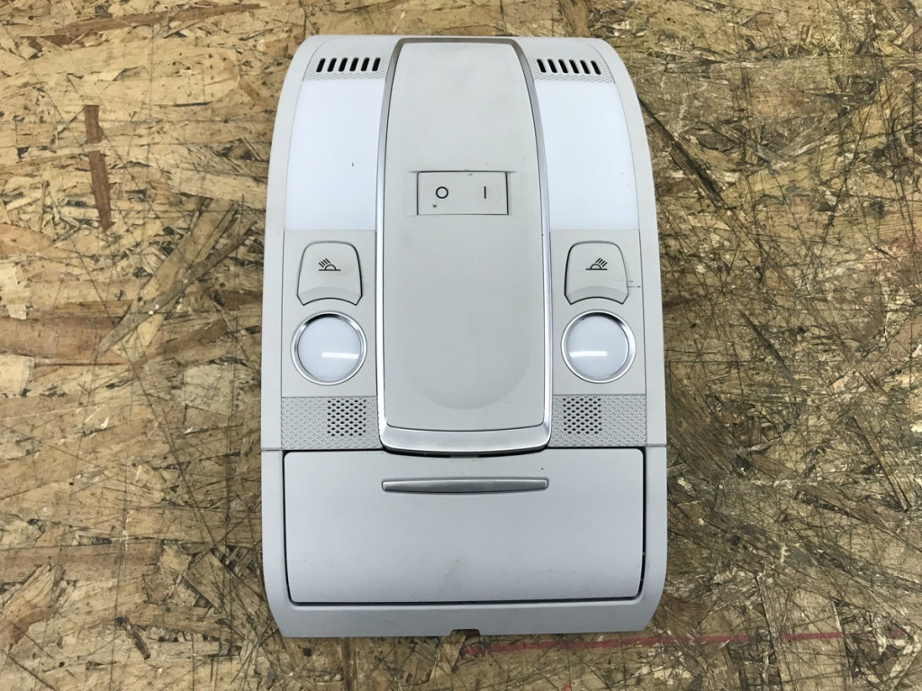 Lampa plafon cu suport ochelari Audi A6 Av 2.0 TDI