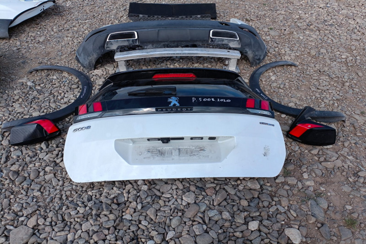 Lampa plafon fata Cod: 9825950180 Peugeo