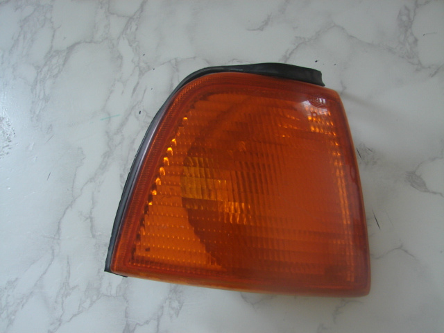 Lampa semnal dreapta fata Audi 80 8A/B3 [1986 - 1991] Sedan 1.6 MT (70 hp)
