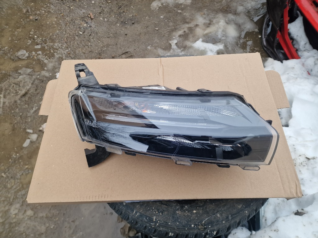 Lampa semnalizare dreapta cu lumina de zi dacia spring cod 266008993R dezmembrări spring