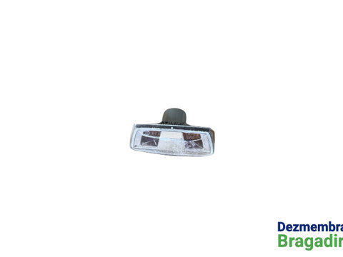 Lampa semnalizare dreapta pe aripa Opel Astra H [2004 - 2007] wagon (L35)