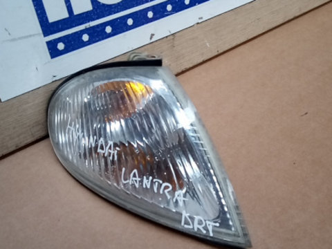 Lampa semnalizare fata dreapta alba HYUNDAI Lantra II (J-2) 1995-2000