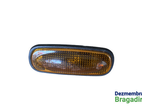 Lampa semnalizare pe aripa fata stanga Land Rover Freelander [1998 - 2006] Crossover 5-usi 2.0 DI MT (98 hp)