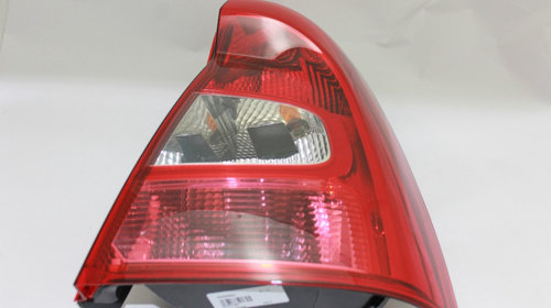 Lampa spate dreapta Logan 2 8200744759