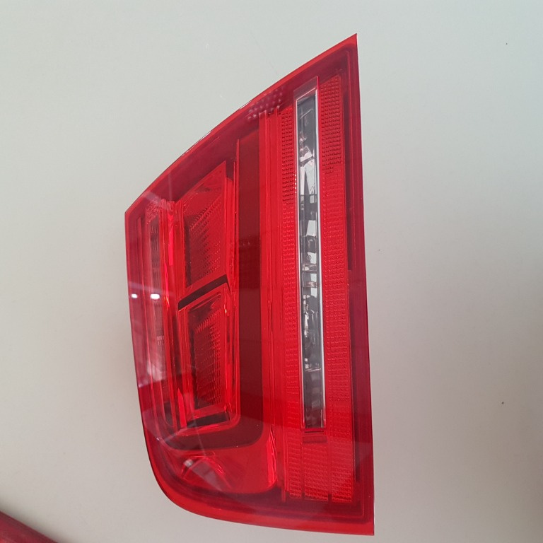 LAMPA SPATE STANGA ARIPA 4H0945095 Audi S8 2012 Berlina 4.0 TFSI, 382 KW , CGTA, E5