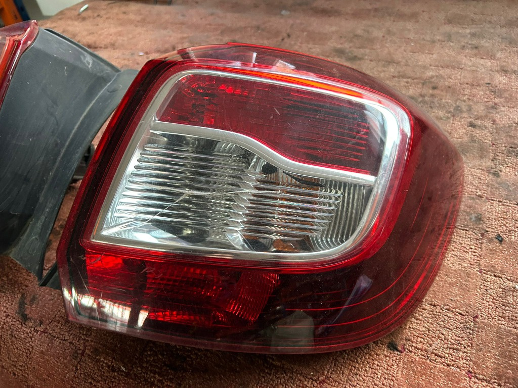 Lampa spate stanga dreapta Sandero Stepway (2012 - Prezent)