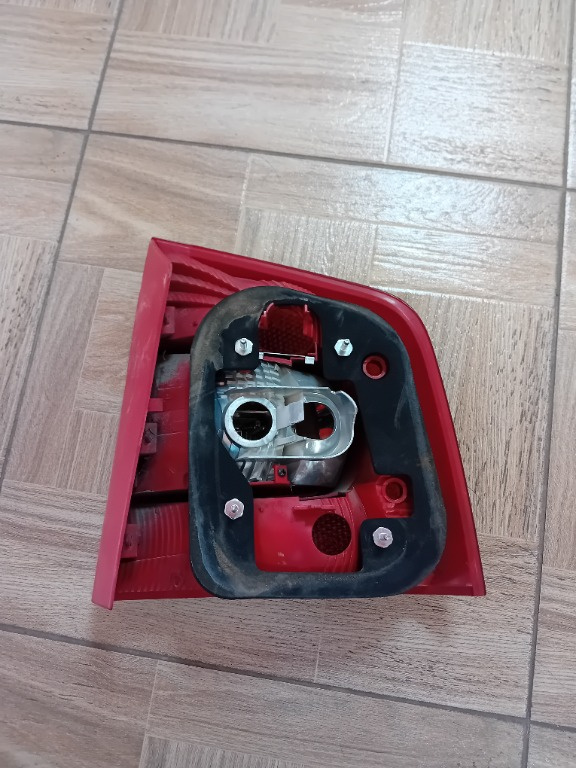 LAMPA STANGA SKODA OCTAVIA 2 COMBI 2004-