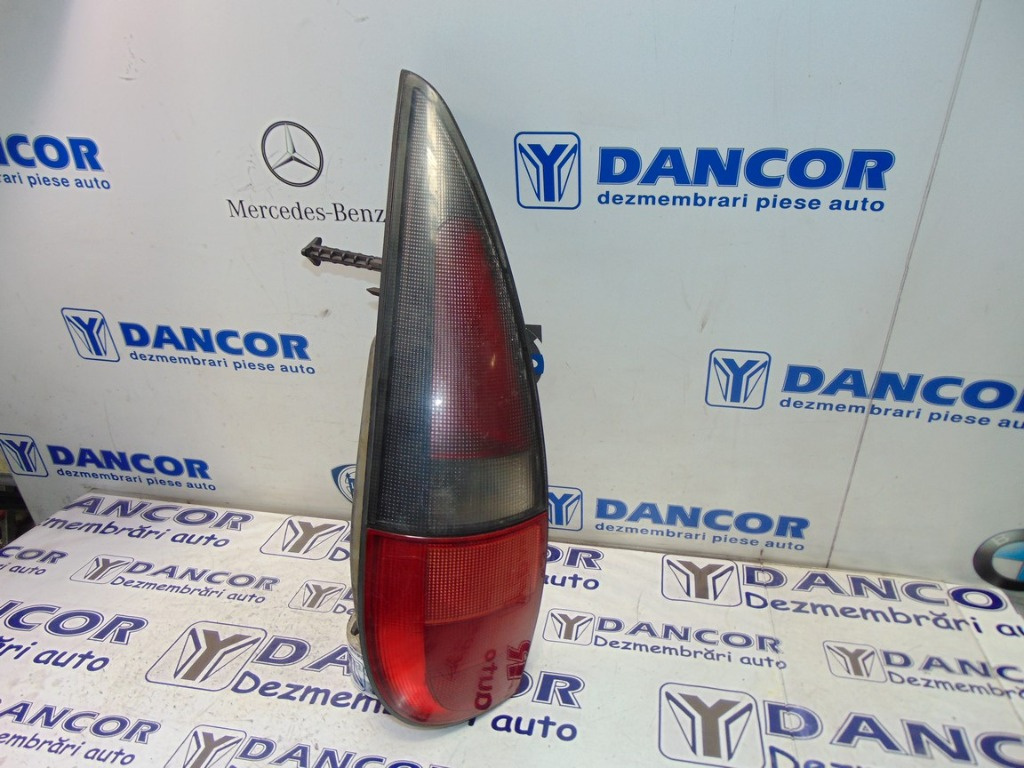 LAMPA STANGA SPATE RENAULT LAGUNA 1 - COD 77010409