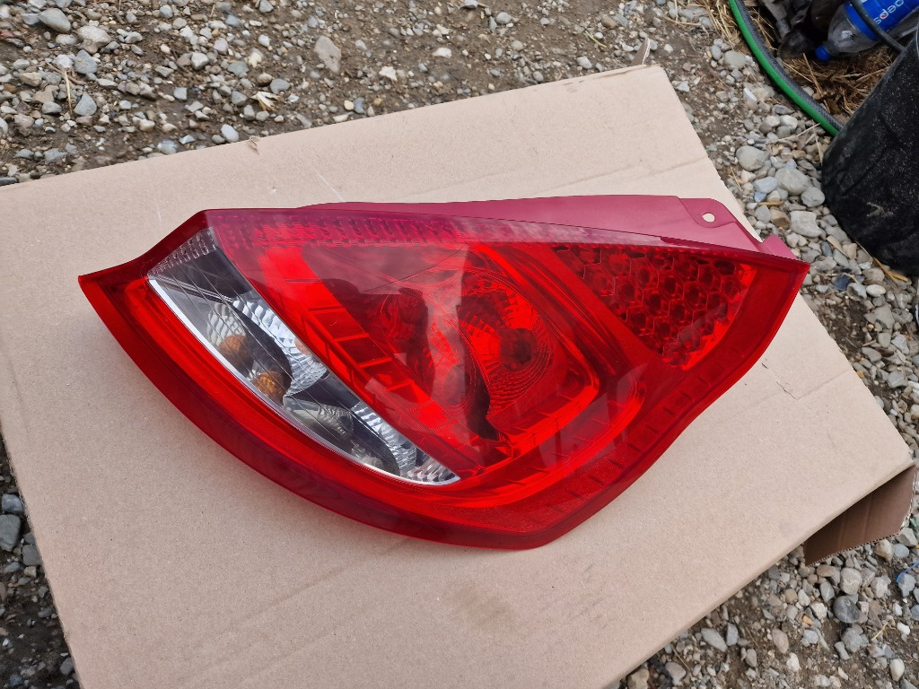 Lampa stop dreapta fiesta 2009-2014 cod 8A61-13404-A