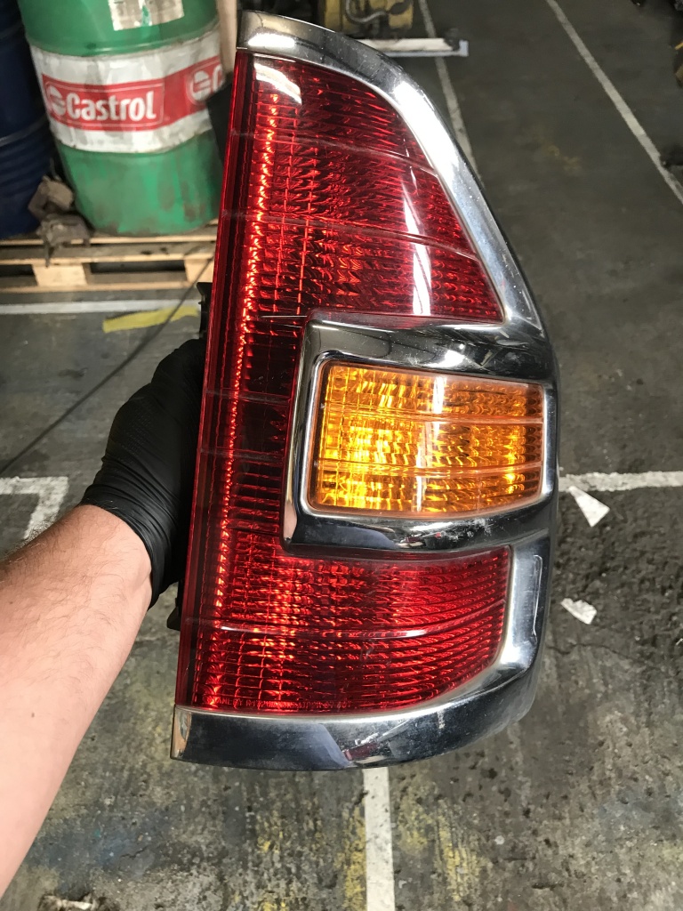 Lampa stop dreapta Mitsubishi Pajero 3.2 d 2003
