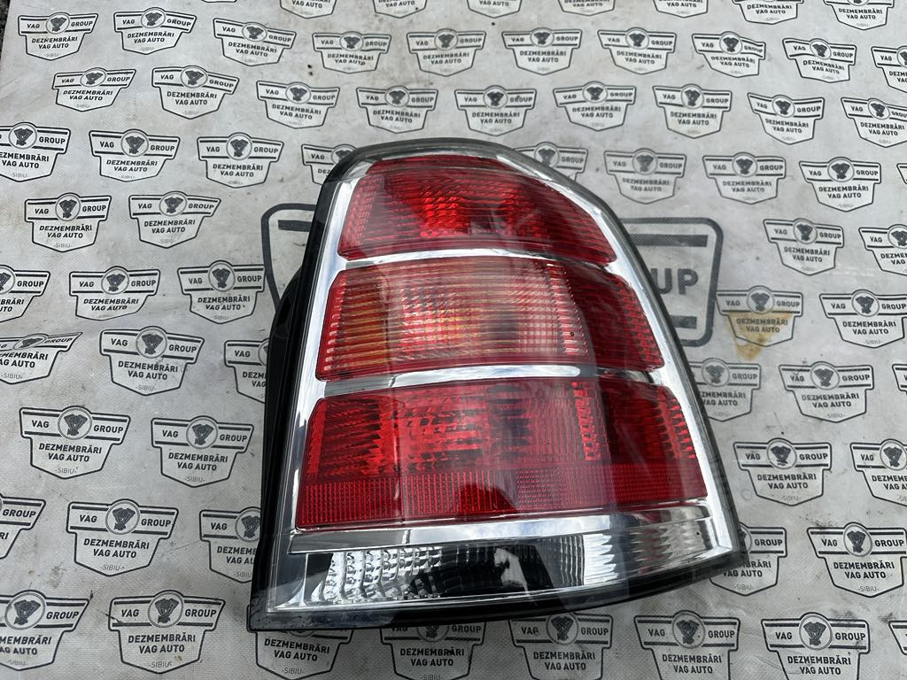 Lampa stop dreapta Opel Zafira B 24451843r