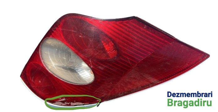 Lampa stop dreapta pe aripa crapata in partea de jos Renault Laguna 2 [2001 - 2005] Grandtour wagon 1.9 DCi MT (120 hp) Cod motor F9Q-C7-50