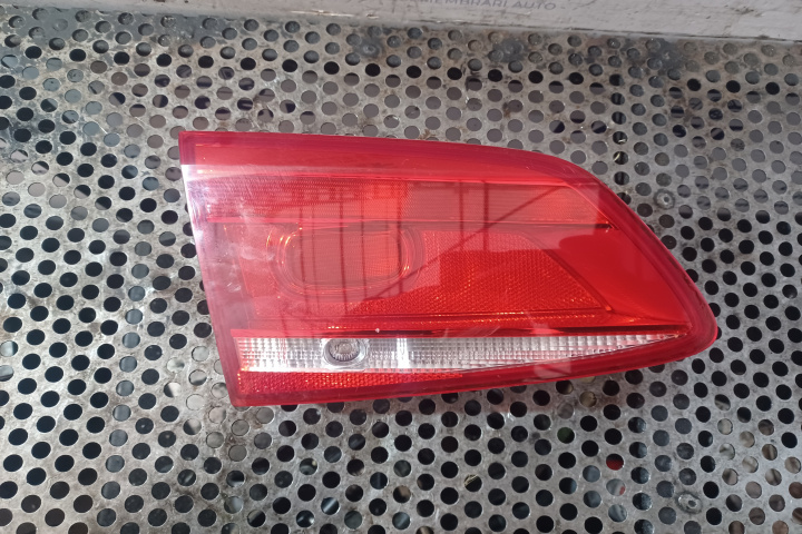 Lampa stop dreapta pe haion 3AF945093Q V