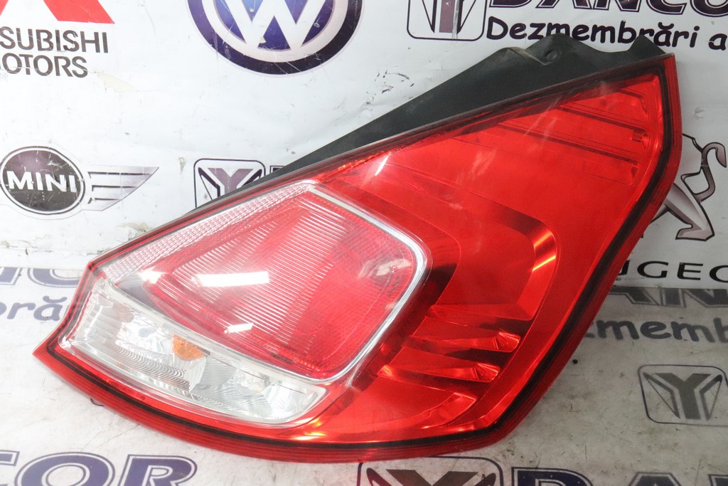 LAMPA STOP DREAPTA SPATE FORD FIESTA MK7 AN 2008-2