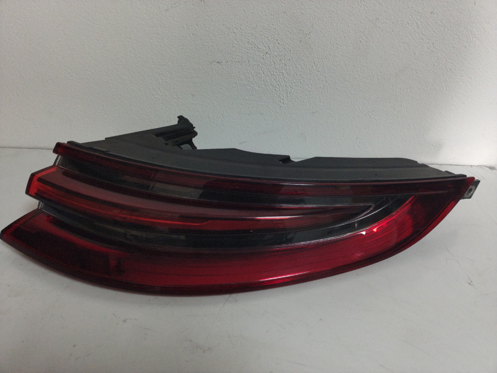 Lampa stop dreapta spate pe aripa Porsche Panamera (971) 4.0 S 4 Diesel (97add1) an 2017 cod piesa 971945092B