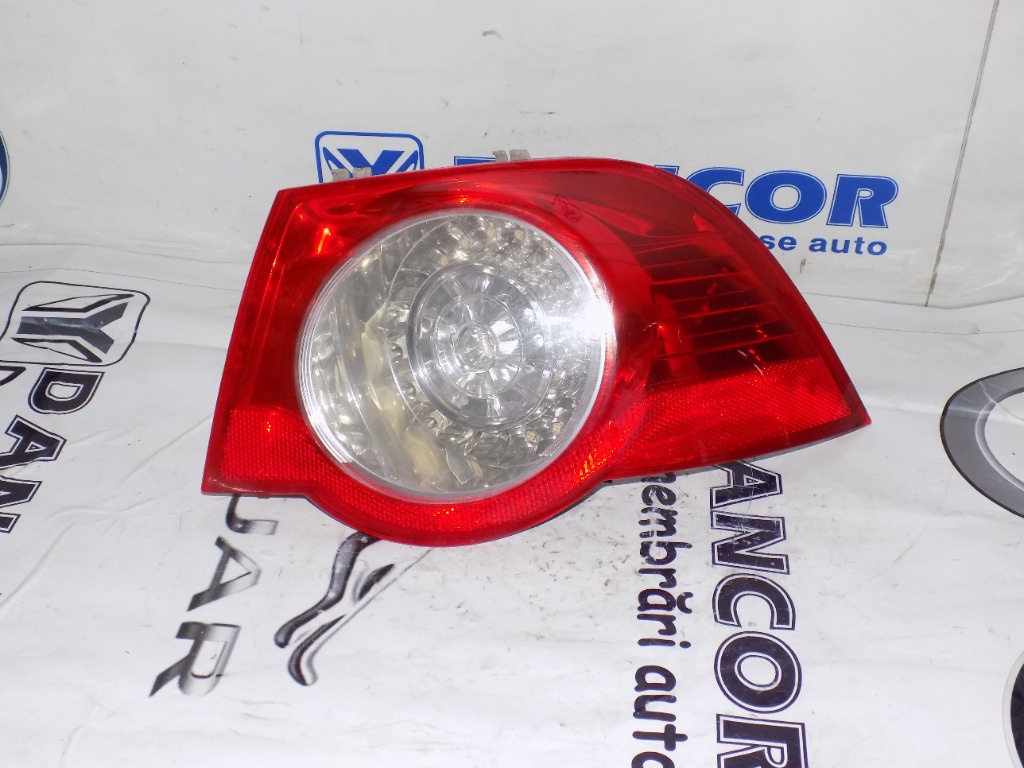 LAMPA - STOP DREAPTA SPATE VW EOS - 1Q0 945 096