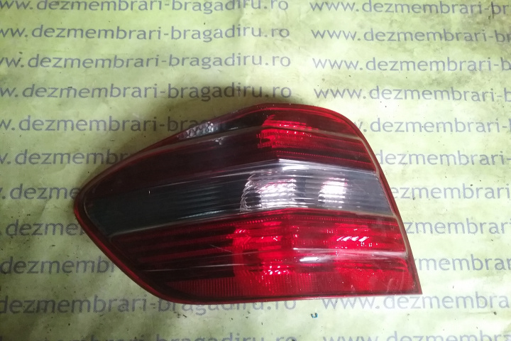 Lampa stop pe aripa stanga Mercedes-Benz M-Class W164 [2005 - 2008] Crossover 5-usi ML 320 CDI 7G-Tronic (224 hp) V6 CDI - 642940 4MATIC