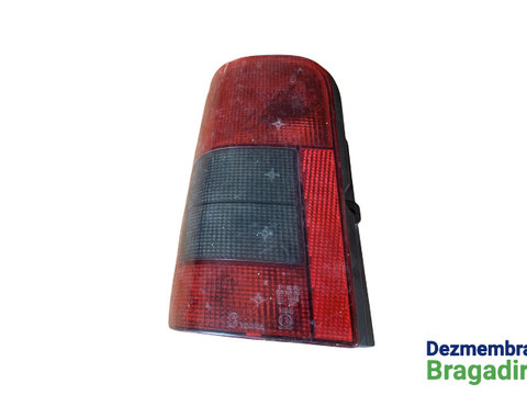 Lampa stop pe aripa stanga Peugeot Partner [facelift] [2002 - 2012] Minivan Combispace (5F) (DW10TD)
