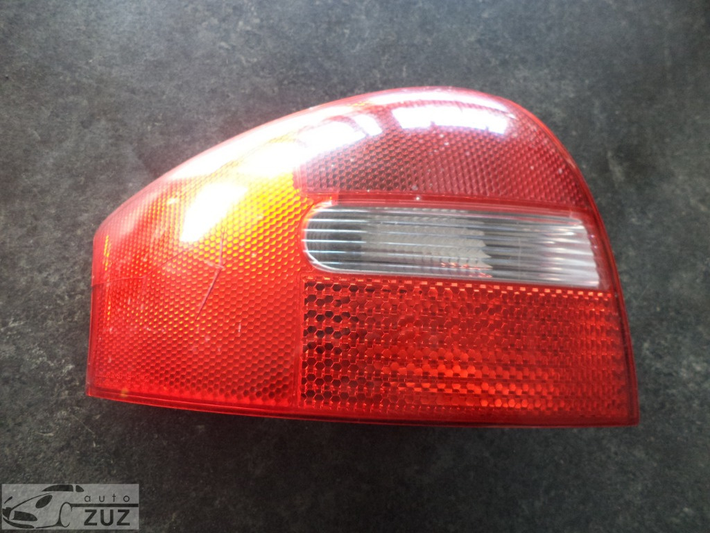 Lampa Stop Spate Stanga Am Audi A6 C5 2001-2005 - 4B5945095B cu defect