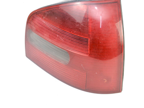 Lampa Stop Spate / Tripla Caroserie,dreapta Audi A3 (8L1) 1996 - 2003 8L0945096, 8L0 945 096
