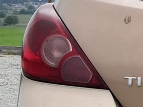 Lampa Stop Spate / Tripla Caroserie,stanga Nissan TIIDA (C11) 2004 - 2012