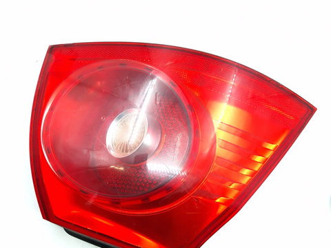 Lampa Stop Spate / Tripla Stanga VW GOLF 5 2003 - 2009 1K6945095E, 1K6 945 095 E, 028490102C, 028 490 102 C, 00021055