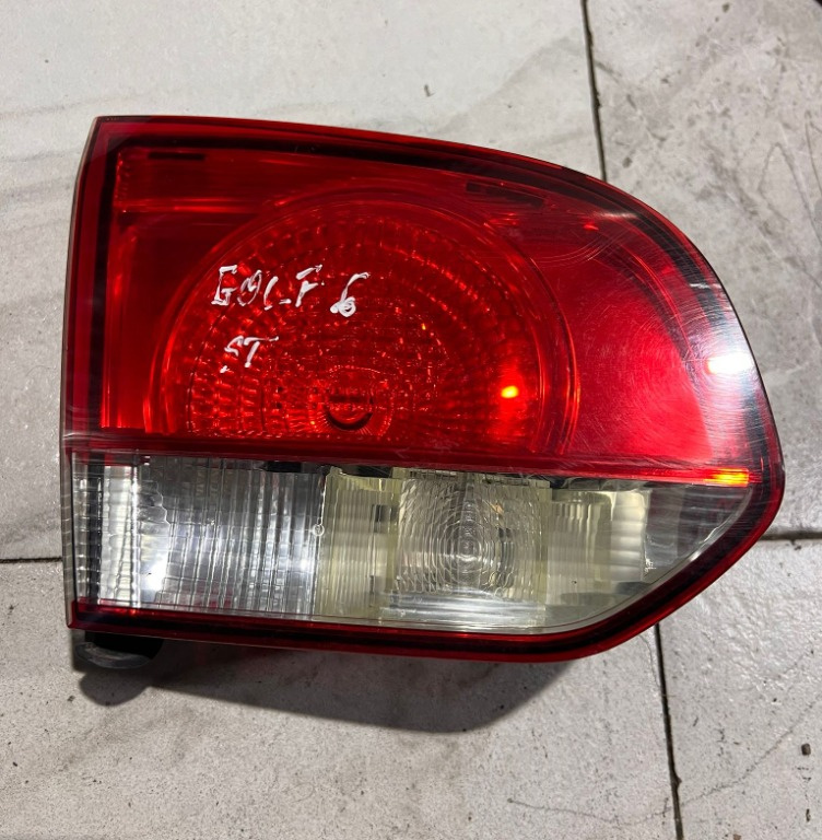 Lampa stop stanga de pe haion VW Golf 6