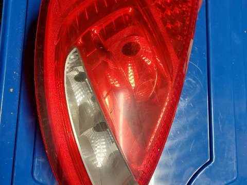 Lampa stop stanga Ford Fiesta MK7 cod 8a6113405a