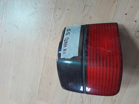 Lampa stop stanga Hella Crapat Volkswagen VW Vento [1992 - 1998] Sedan