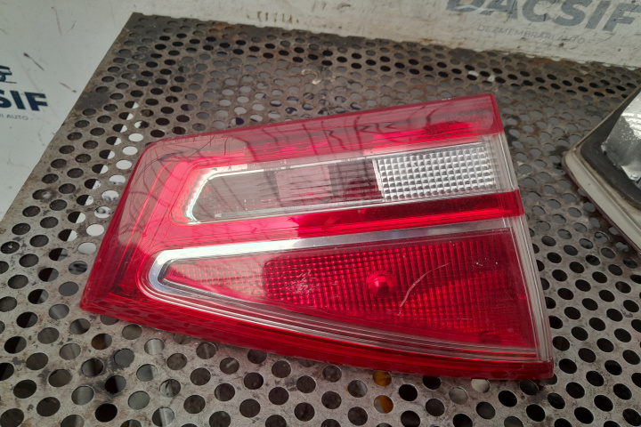 Lampa stop stanga pe haion Ford B-MAX [2