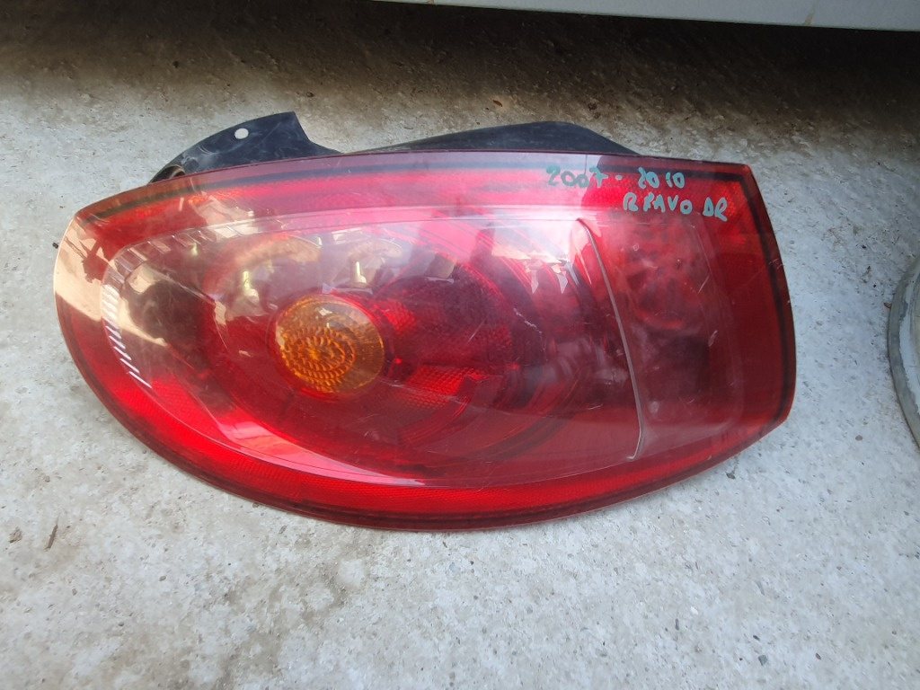 Lampa stop tripla dreapta spate Fiat Bravo 2 2007 2010 51757542