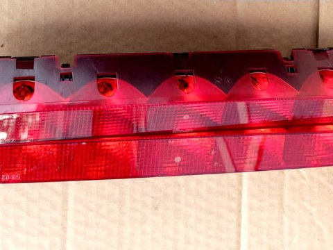 Lampa suplimentara stop pe frana Peugeot 407 berlina